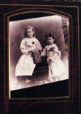 2-unknown-girls